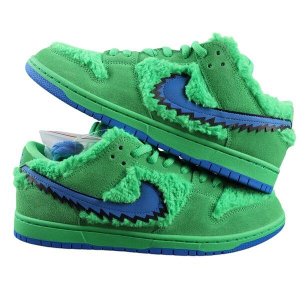 Nike SB Dunk Low "Grateful Dead Bears Green" - Collector's Drop